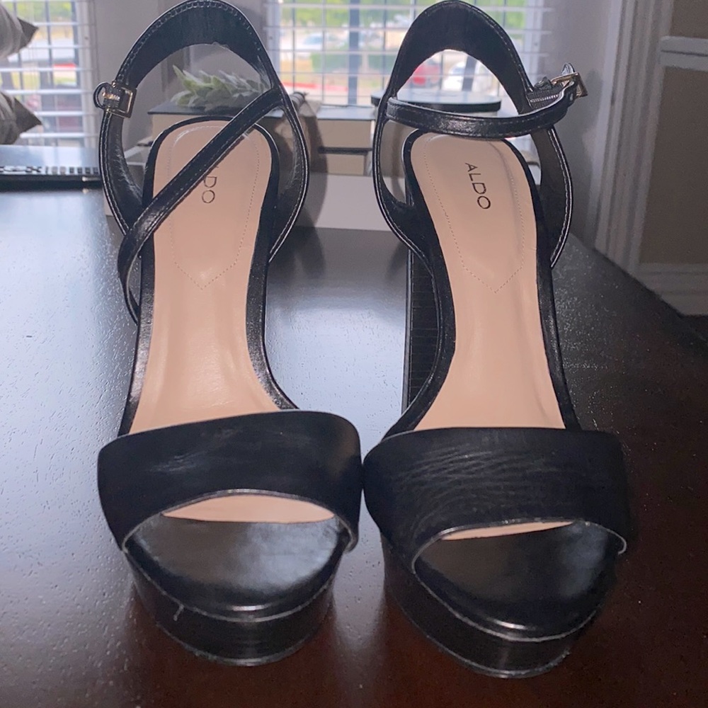 Aldo size 9 black heel